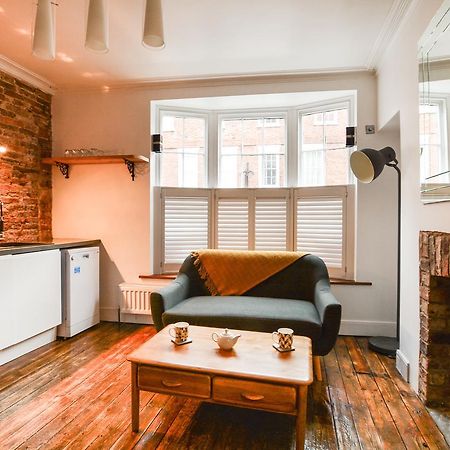 The Location- 1 Free Private Parking Space - 60 Second Walk 2 Minster! York Dış mekan fotoğraf